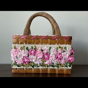Silk embroidered bag with pink roses (large)